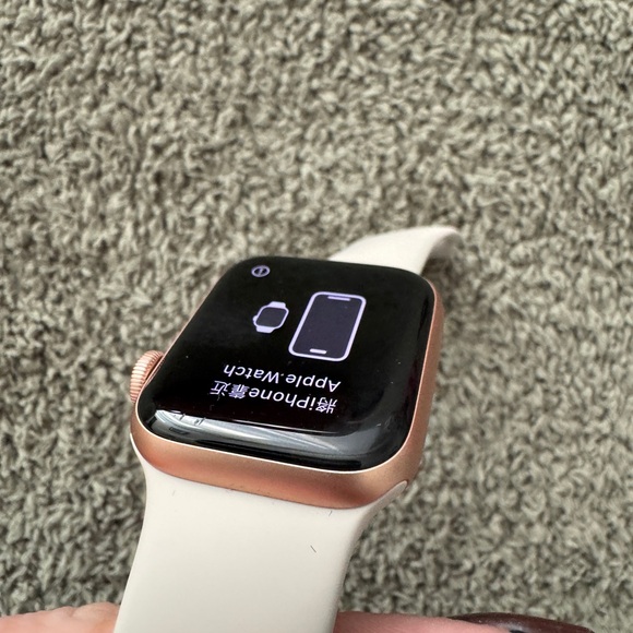 Pink Apple Watch SE - Picture 2 of 4